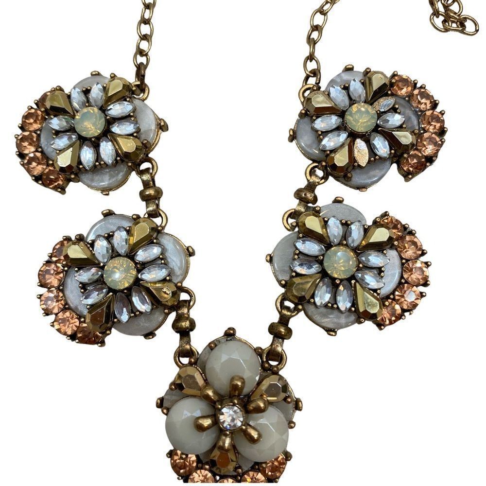 NWOT Antiqued Gold Tone Neutral Tone Statement Necklace